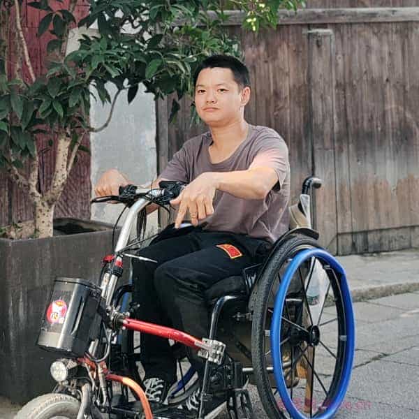 33岁岁湖北单身帅哥 - 巴音郭楞蒙古吉缘网